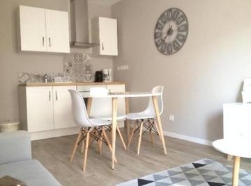Gîte pour 2 personnes, avec terrasse et jardin à Jonzac