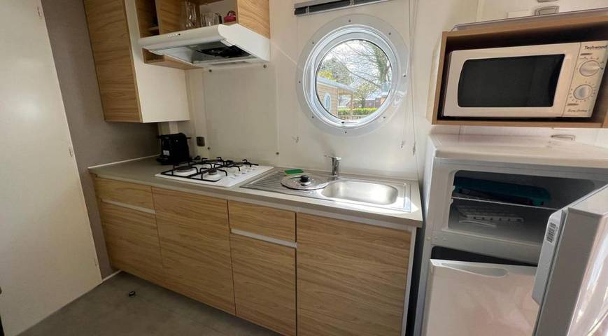 Camping pour 4 personnes, avec vue et vue sur le lac ainsi que piscine et jardin dans la Sarthe - 4