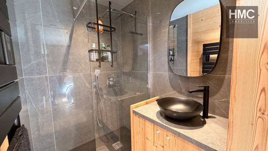 Chalet pour 8 personnes, avec terrasse et jacuzzi, animaux acceptés à Bolquère - 3