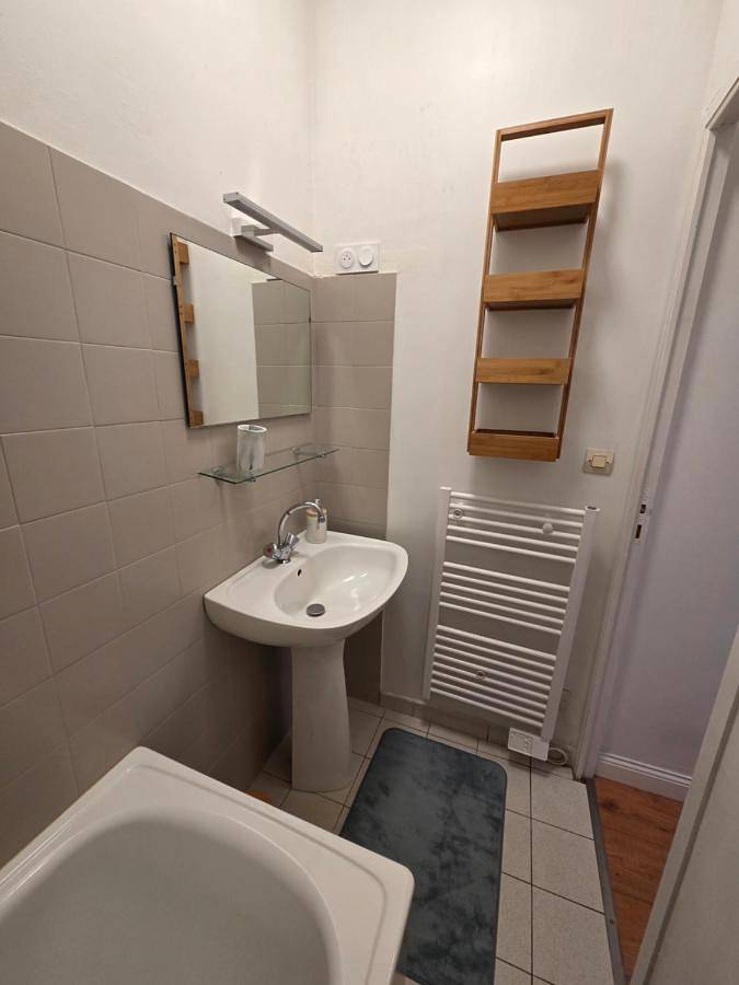 Appartement entier, One-Bedroom Apartment in Tréguier, Côte de Granit Rose