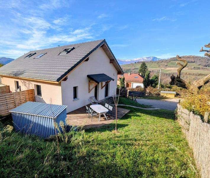 Gîte pour 6 personnes, avec jacuzzi et jardin, adapté aux familles à Saint-Martin-d'Uriage