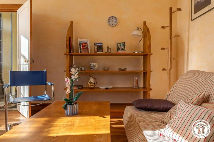 Gîte pour 5 personnes, avec jardin à Charbonnières-les-Vieilles - 3