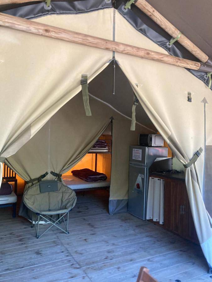 Camping pour 4 personnes, avec piscine ainsi que jardin et jacuzzi à La Seyne-sur-Mer - 3