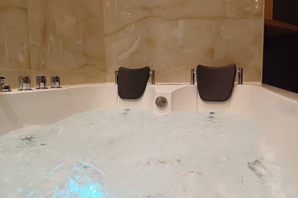 Suite Saphir avec spa privatif et piscine- Bélénos Suites et Spa in Bligny-sur-Ouche, Région de Beaune