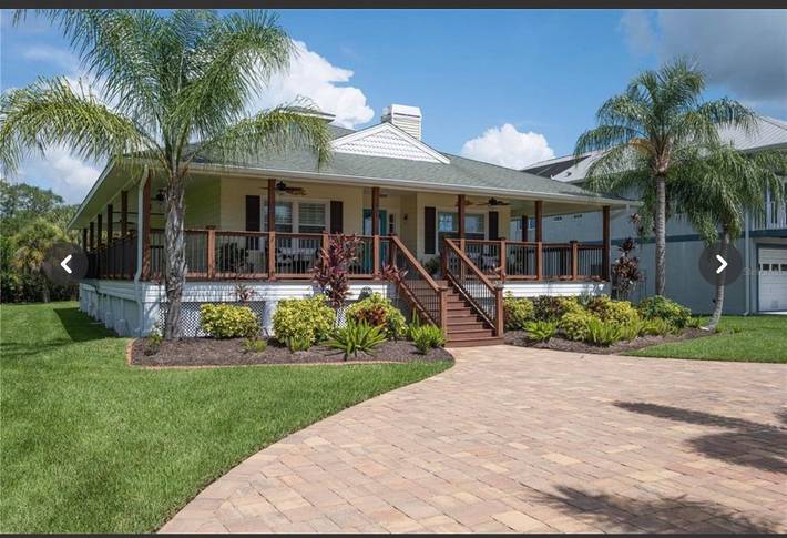 Vacation rental for 8 people, with balcony and yard as well as hot tub in Manatee County