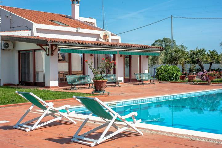 Villa per 8 persone, con Balcone e Giardino
