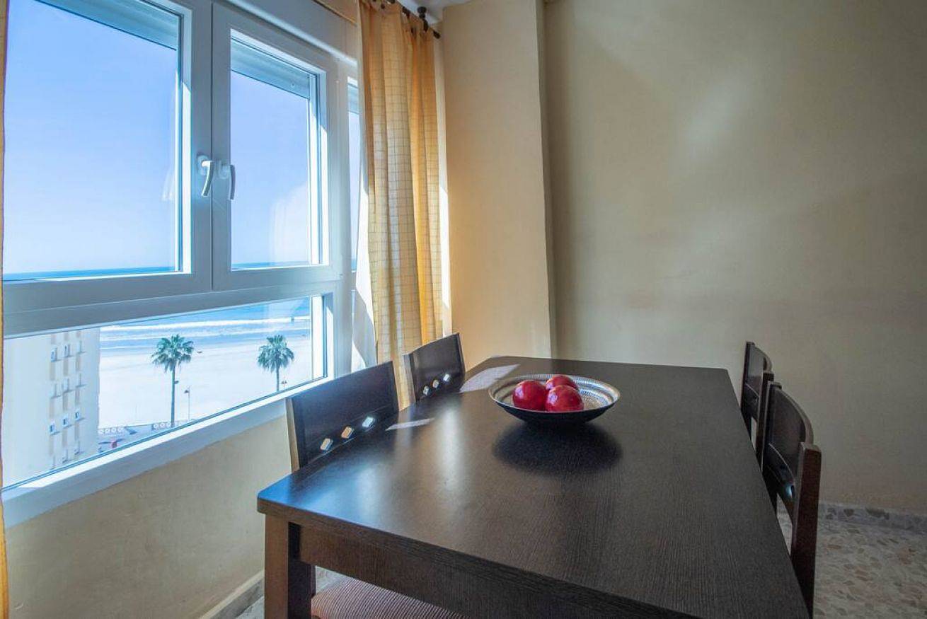 Hel lejlighed, Ferielejlighed for 4 personer med balkon/terrasse in Playa La Victoria, Cádiz