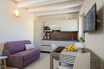 Ferienwohnung für 3 Personen, mit Terrasse und Seeblick in Lazise