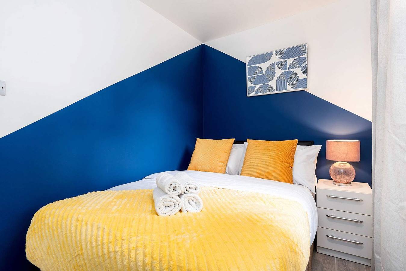 Entire apartment, Off-Street Parking   1Br 1Ba   Sleeps 2   20 Off in Sheffield, South Yorkshire