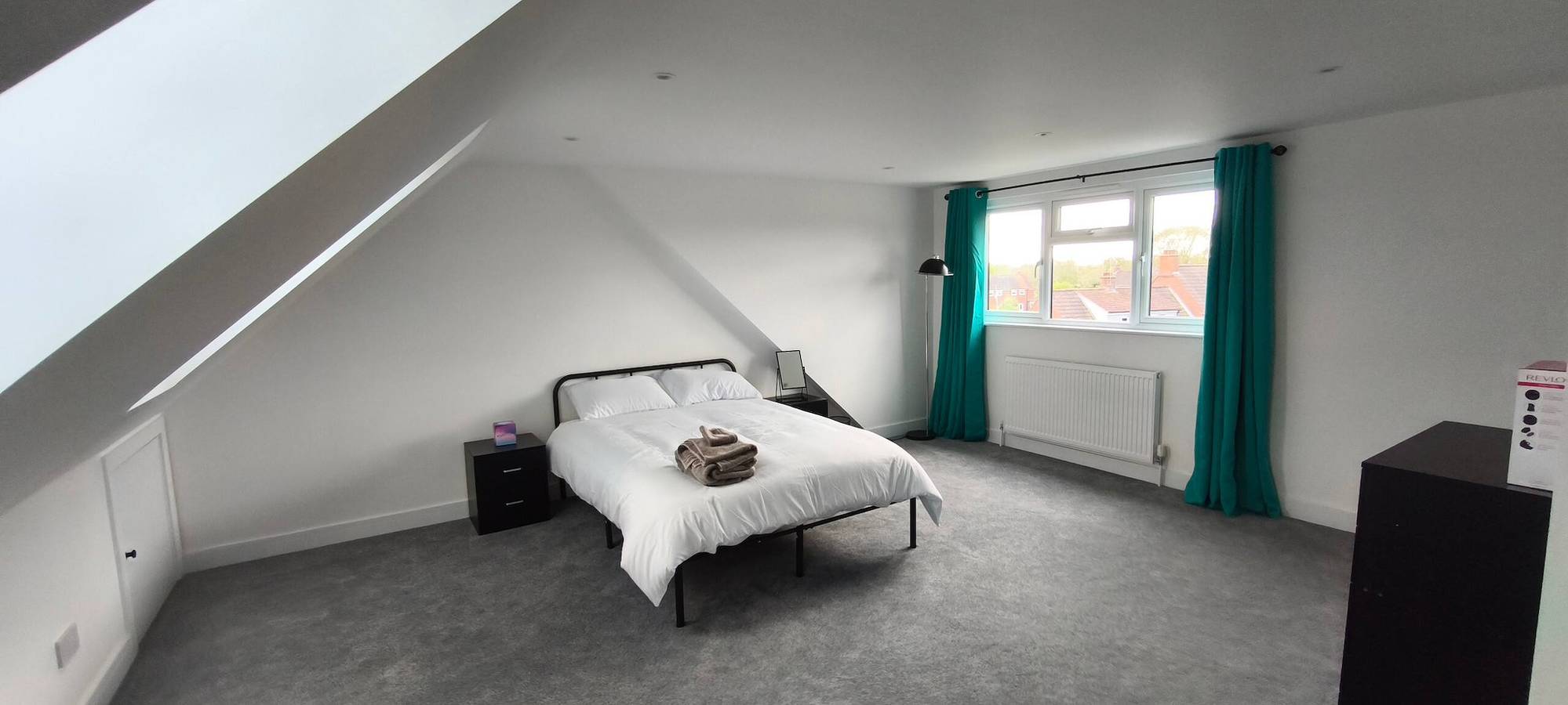 Grande chambre double avec salle de bains privative dans une belle maison neuve in Chelmsford, Essex