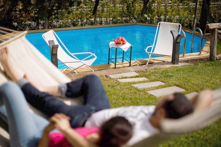 Casa vacanza per 13 persone, con Balcone e Terrazza nonché Giardino e Piscina a Piano di Sorrento