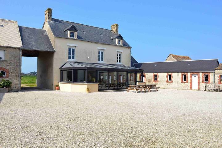 Gîte pour 12 personnes à Saint-Martin-de-Varreville - 2