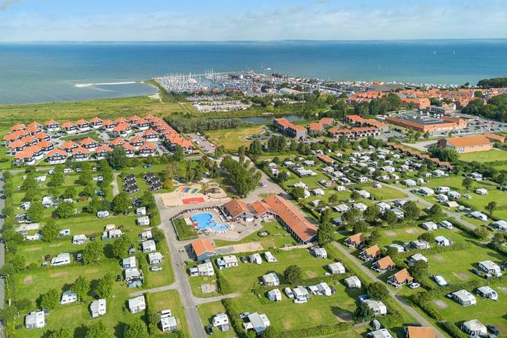 Camping für 5 Personen, mit Terrasse und Pool auf Fünen