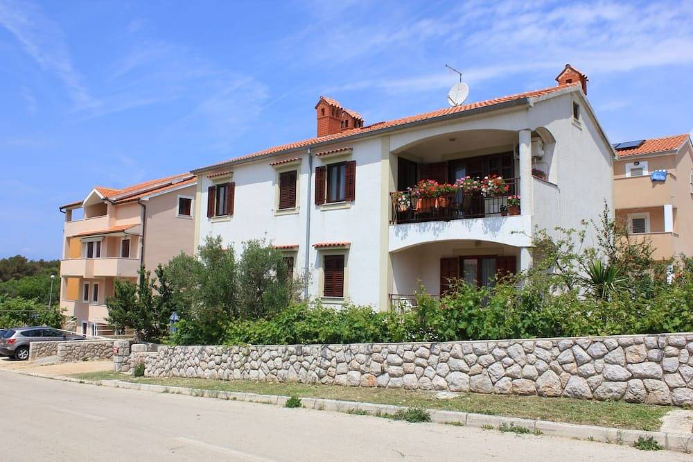 Ganze Wohnung, 1-Zimmer-Ferienwohnung mit Terrasse Cres in Cres Stadt, Cres