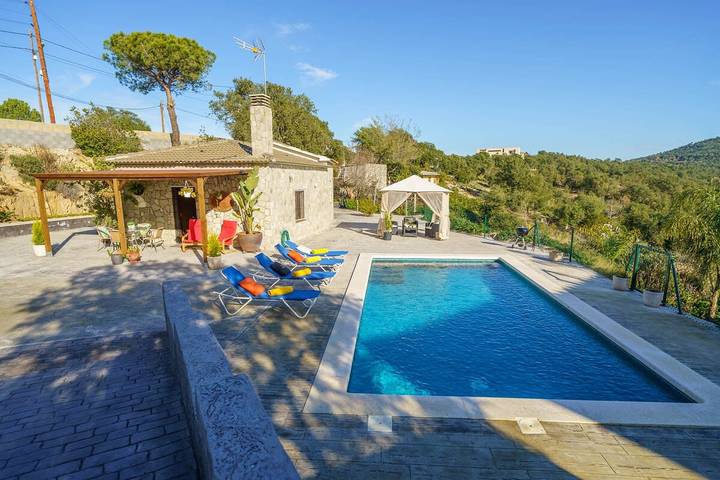 Holiday home for 5 people, with garden and pool, with pets - 1