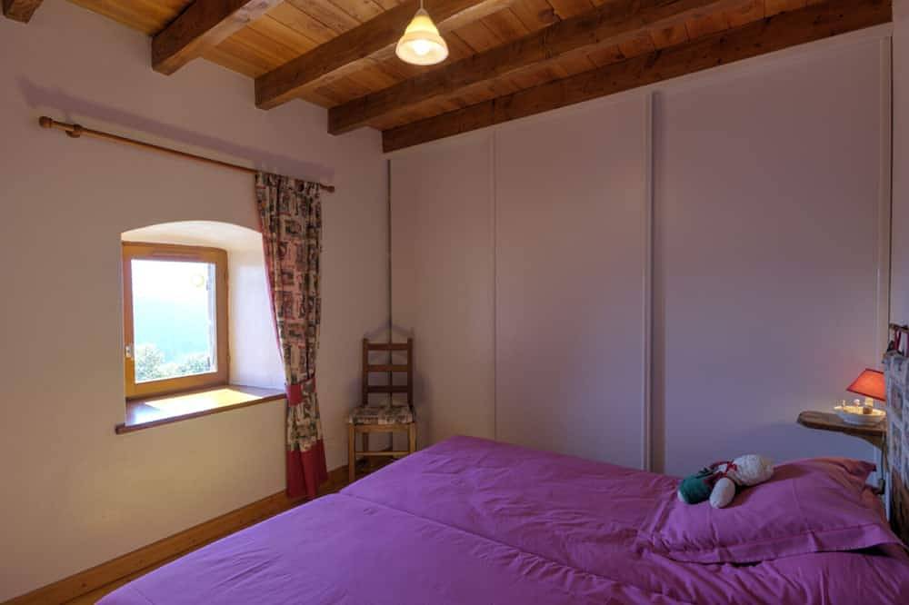 Gîte de charme avec cheminée, wifi inclus in Burdignes, Parc Naturel Régional du Pilat