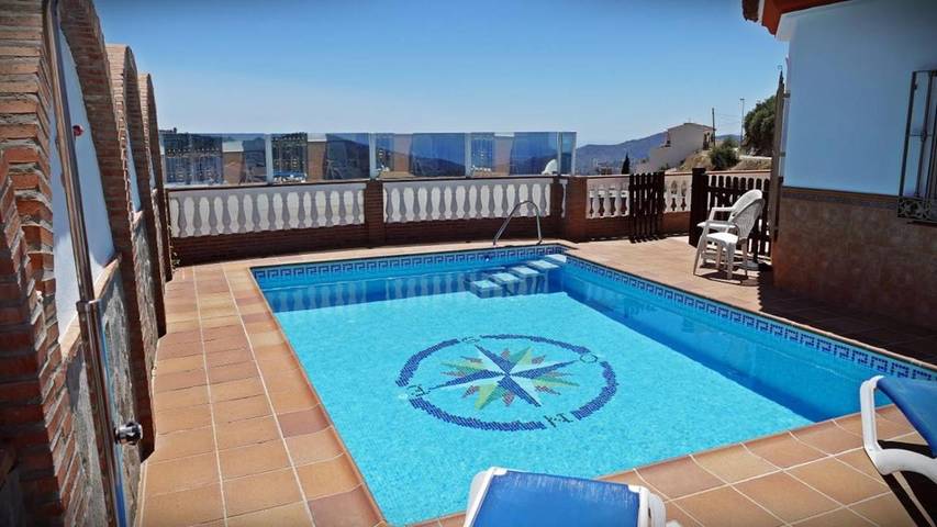Chalet para 10 personas, con terraza además de piscina y vistas - 1