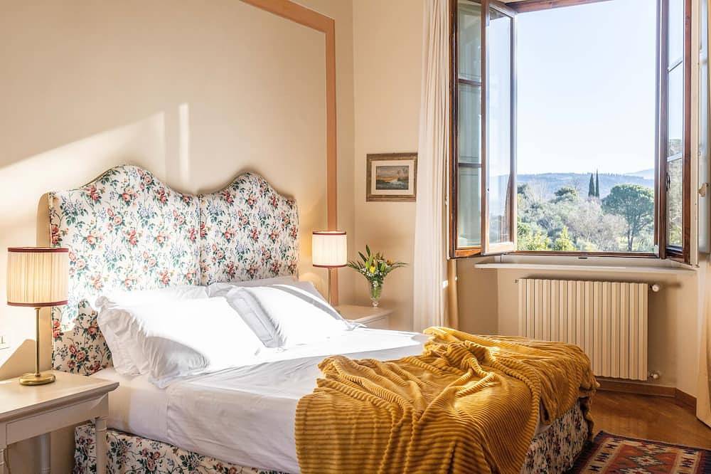 Historic Dante's Manor, 5 Bdr Villa, Pool, Garden, Jacuzzi, Ac, 5 min Florence in Florence, Province de Florence
