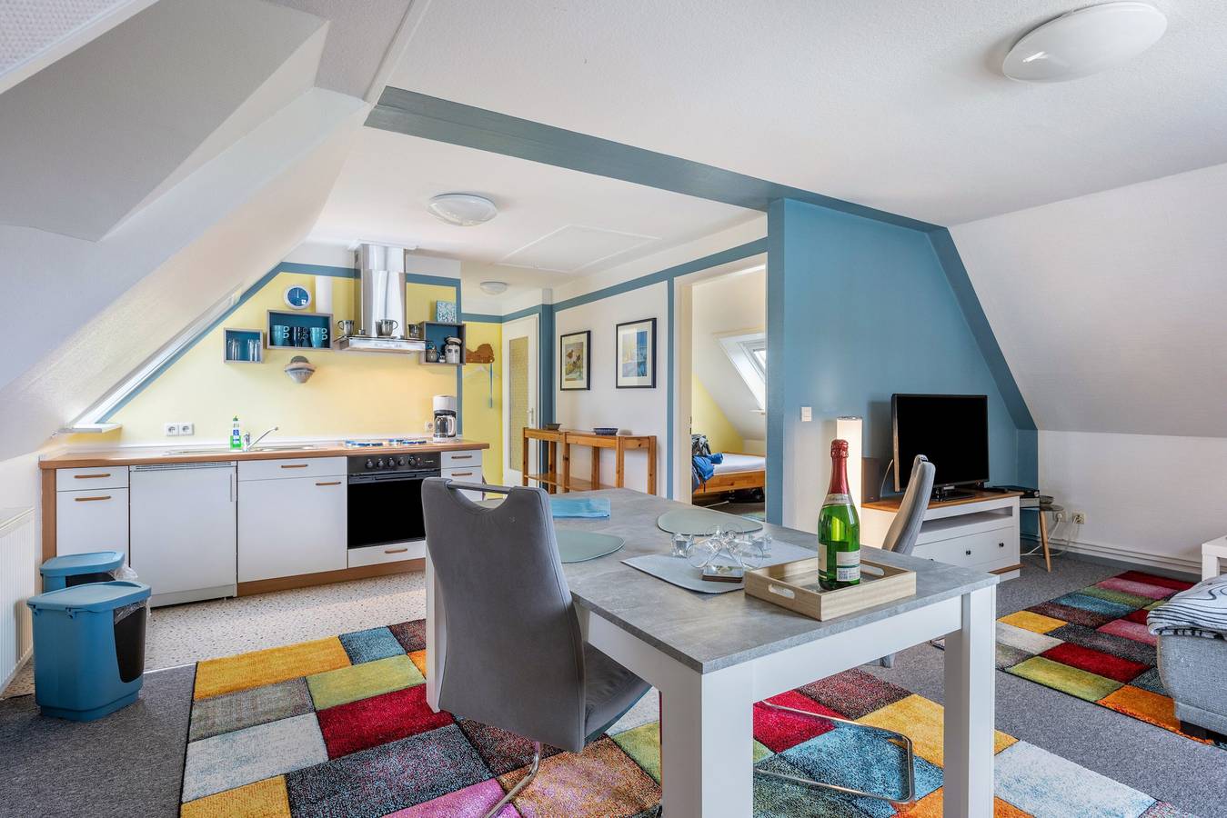 Ganze Wohnung, Ferienwohnung 'Bi Buje' mit Balkon und Wlan in Nordstrand (Gemeinde), Nordseeküste