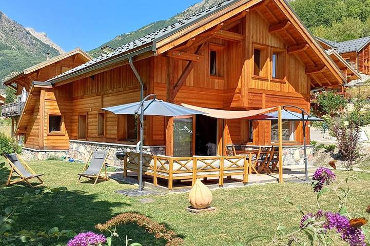 Gîte pour 9 personnes, avec Terrasse et Jardin à Pelvoux