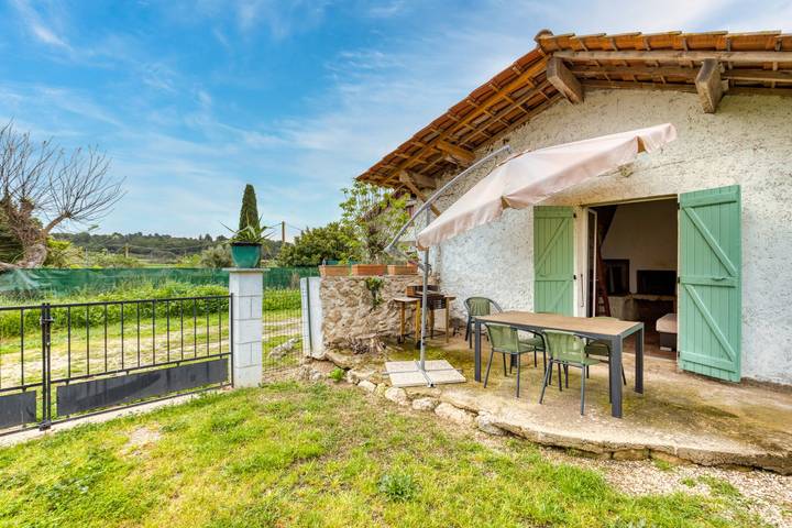 Casita de campo 'Maison De Campagne' con terraza privada, jardín privado y Wi-Fi in Gignac, Región de Lodève
