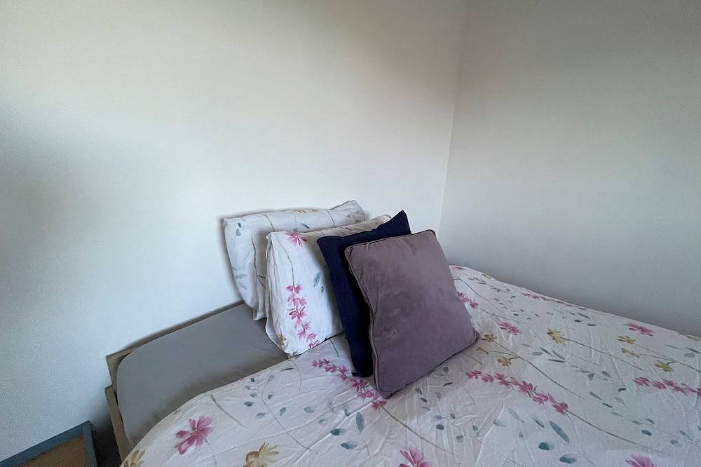 Peaceful 4-bedroom house in quaint stevenage perfect for families & contractors in Stevenage, Hertfordshire