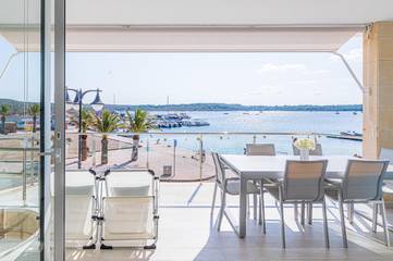 Gîte pour 5 personnes, avec vue et terrasse à Fornells