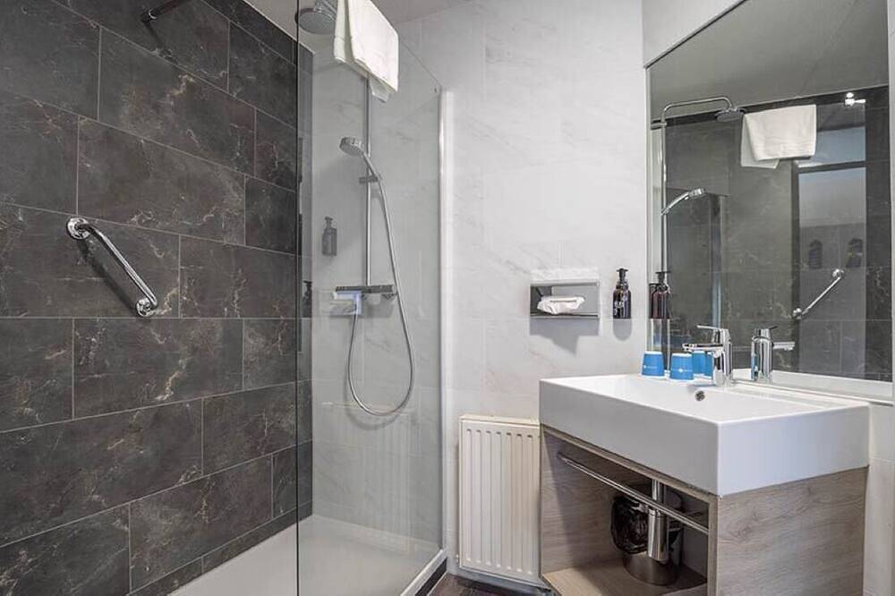 Comfortable Stay with Sauna, Indoor Pool, and Direct Access to Drentsche Aa Park in Drenthe