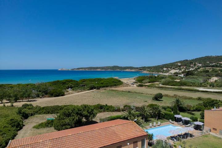 Hôtel pour 6 personnes, avec piscine et jardin dans Plage du Péro - 2