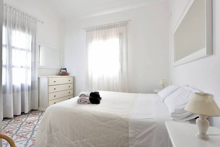 Ganze Wohnung, Miramare apartment with sea and mountain view! in Santa Maria Navarrese, Lotzorai