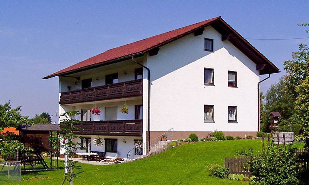 Ganze Wohnung, Ferienwohnung "Haus Franziska" - Ferienwohnung (70qm) mit vollausgestatteter Küche mit Geschirrspüler und Terrasse in Neuschönau, Šumava Mountains