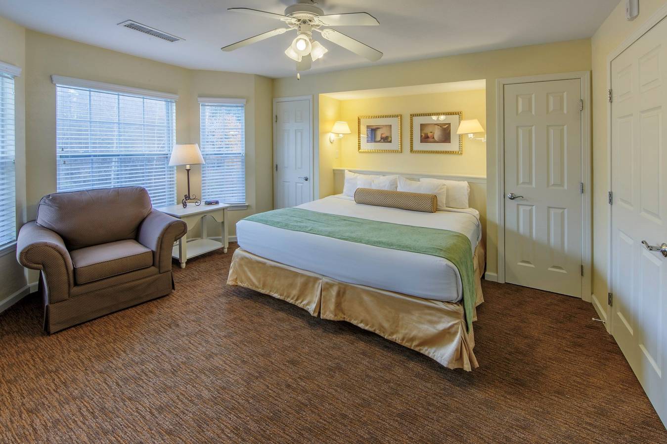 Holiday Inn Club Vacations Oak n’ Spruce Resort in Lee, Berkshire County
