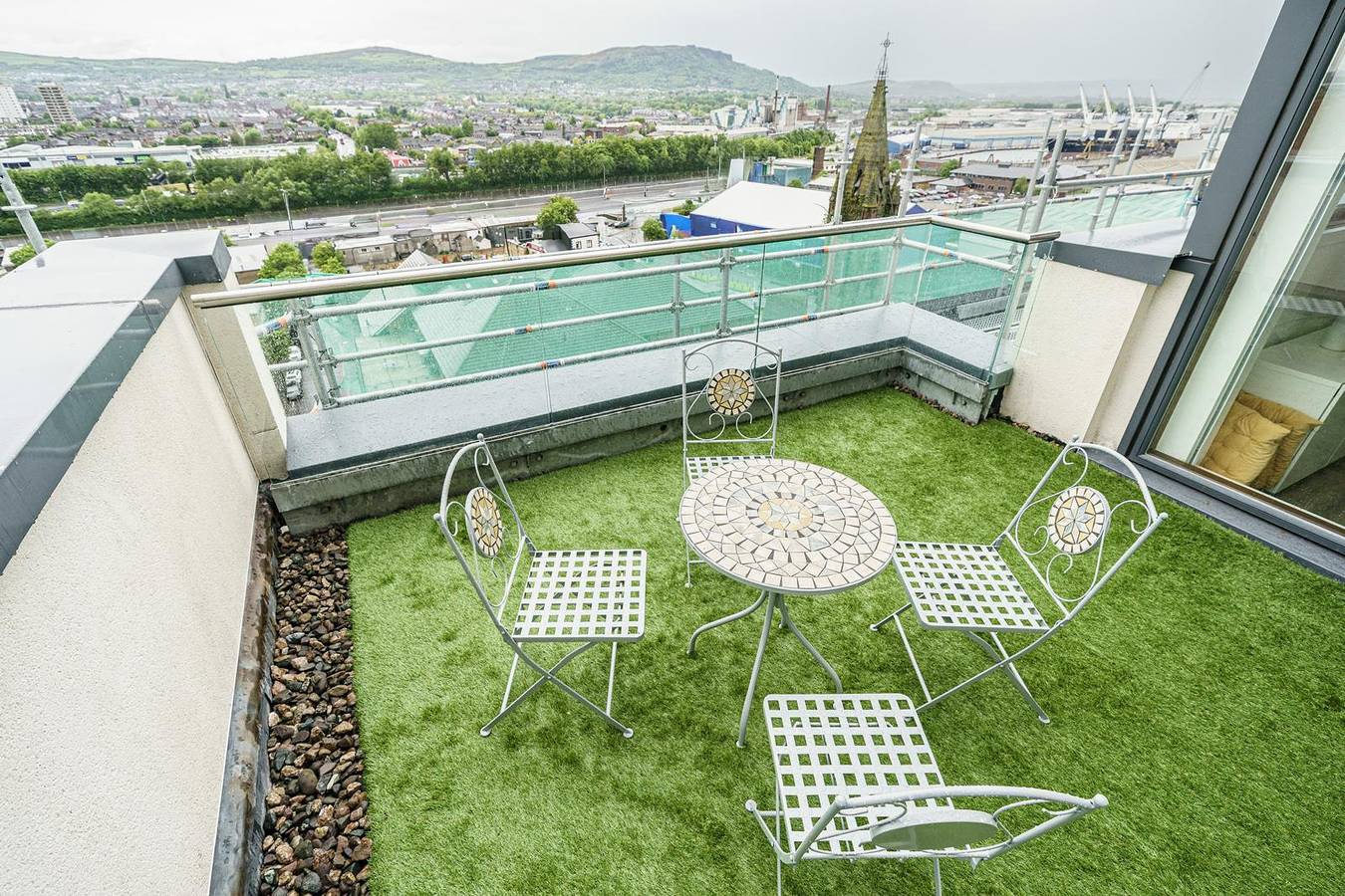Entire apartment, Stunning Penthouse w/ Large Terrace and City Views - Pass the Keys in Belfast, County Antrim