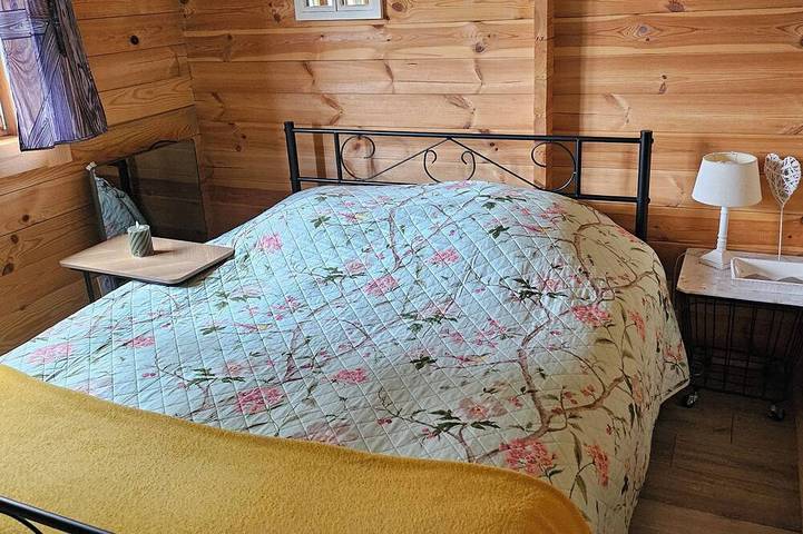 Refuge Enneigé : Le Chalet Idéal pour vos Évasions\" (The Ideal Chalet for Your Escapes) in Les Mazures, Parc naturel régional des Ardennes