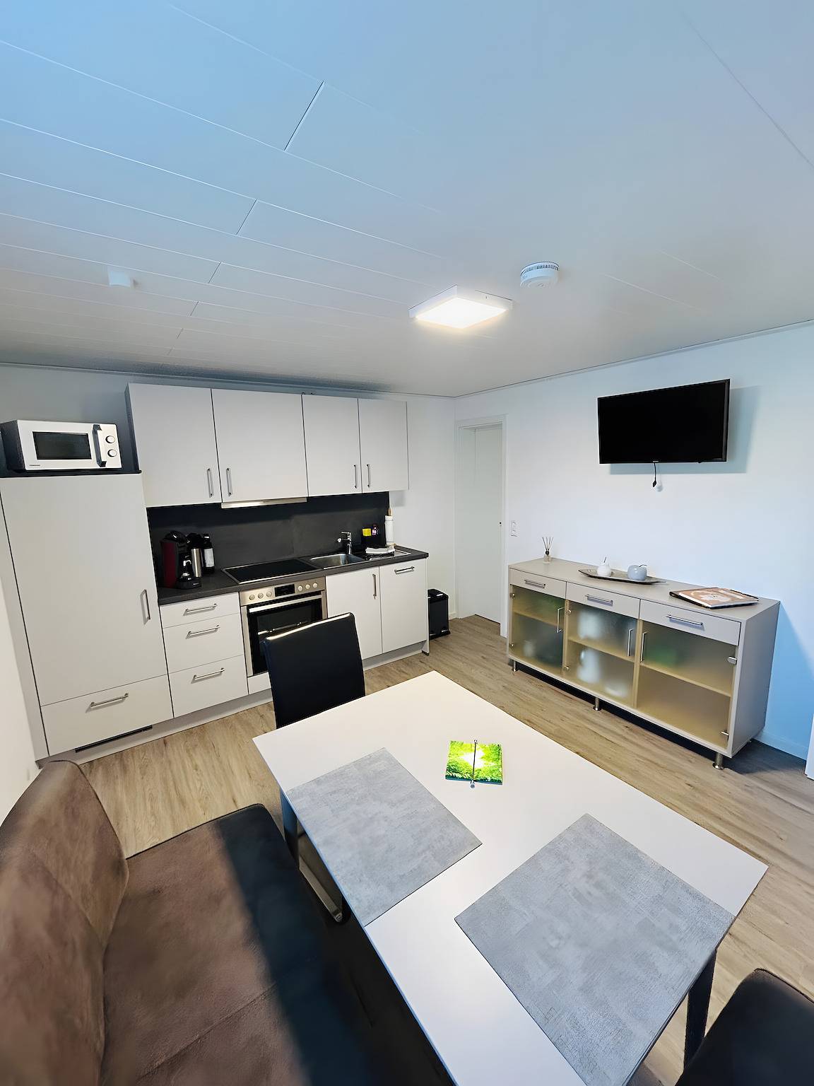 Ganze Wohnung, Apartment 'Haus Birkenösch' mit privater Terrasse, Gemeinschaftsgarten und Wlan in Pfullendorf, Region Bodensee-Oberschwaben