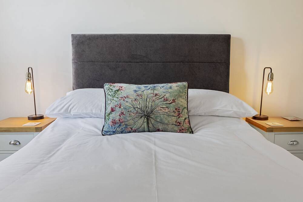 Bolton Plaice, a beautifully renovated two-bedroom holiday apartment in Brixham in Brixham, Torbay