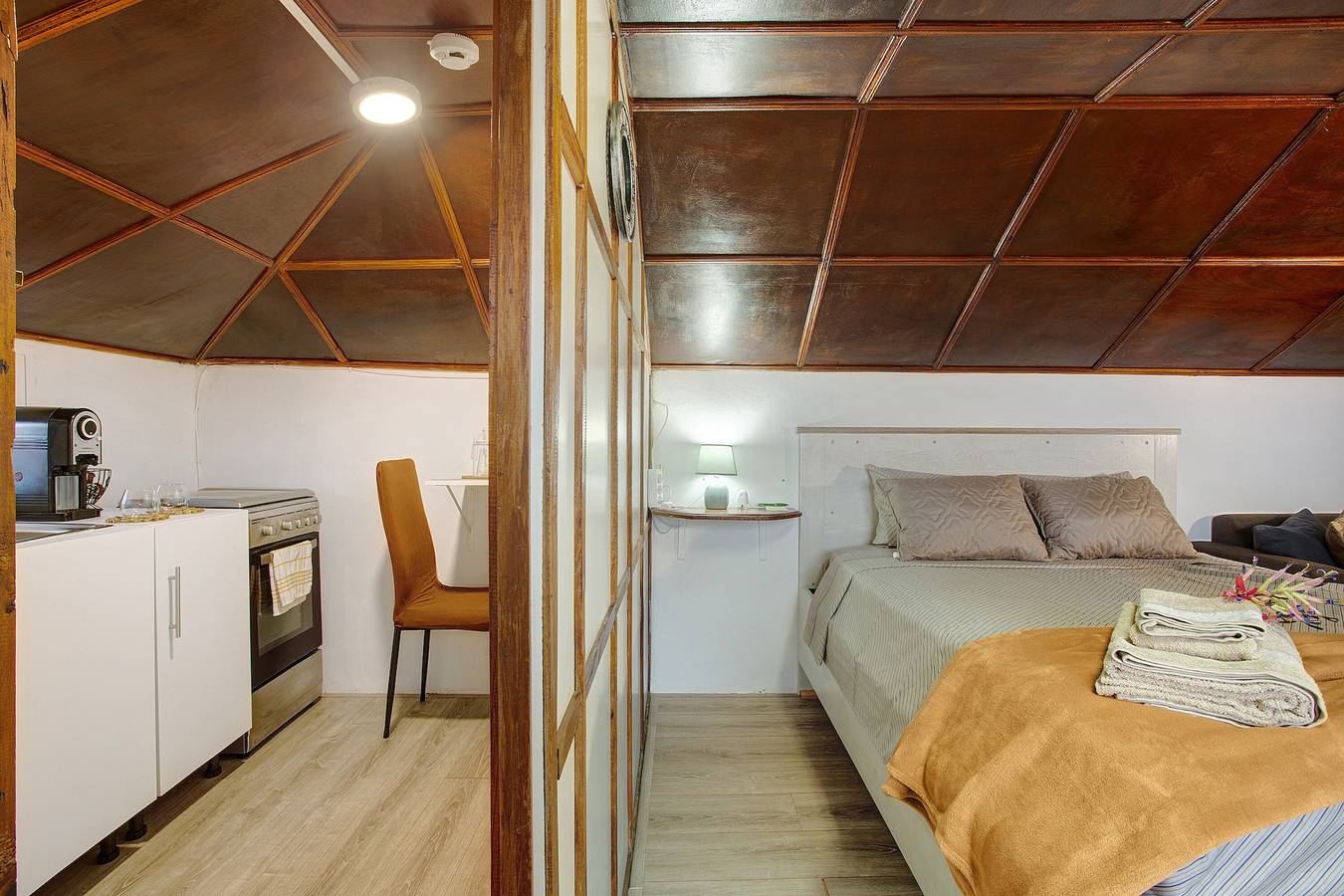 Chalet 'Luci's House' met Uitzicht op Zee, Privéterras en Wi-Fi, foto 9