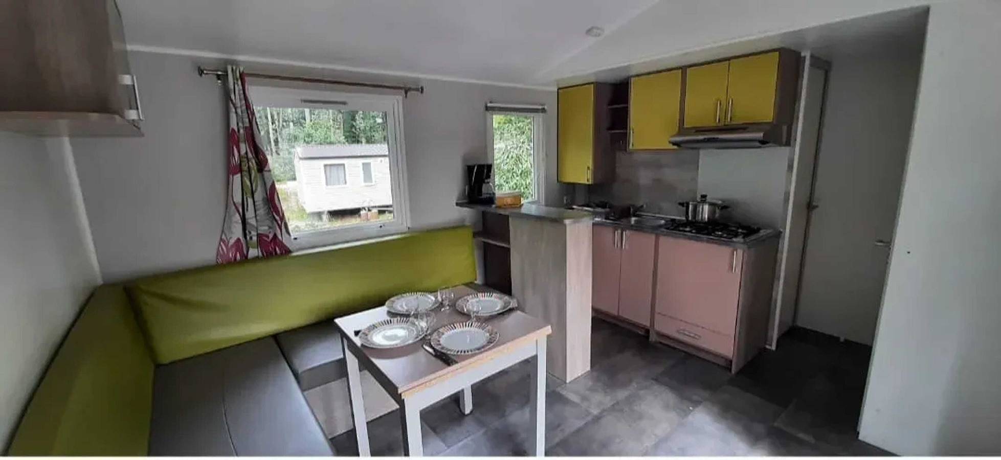 Acogedor Bungalow en Saint-Chéron con piscina in Saint-Chéron, Essonne