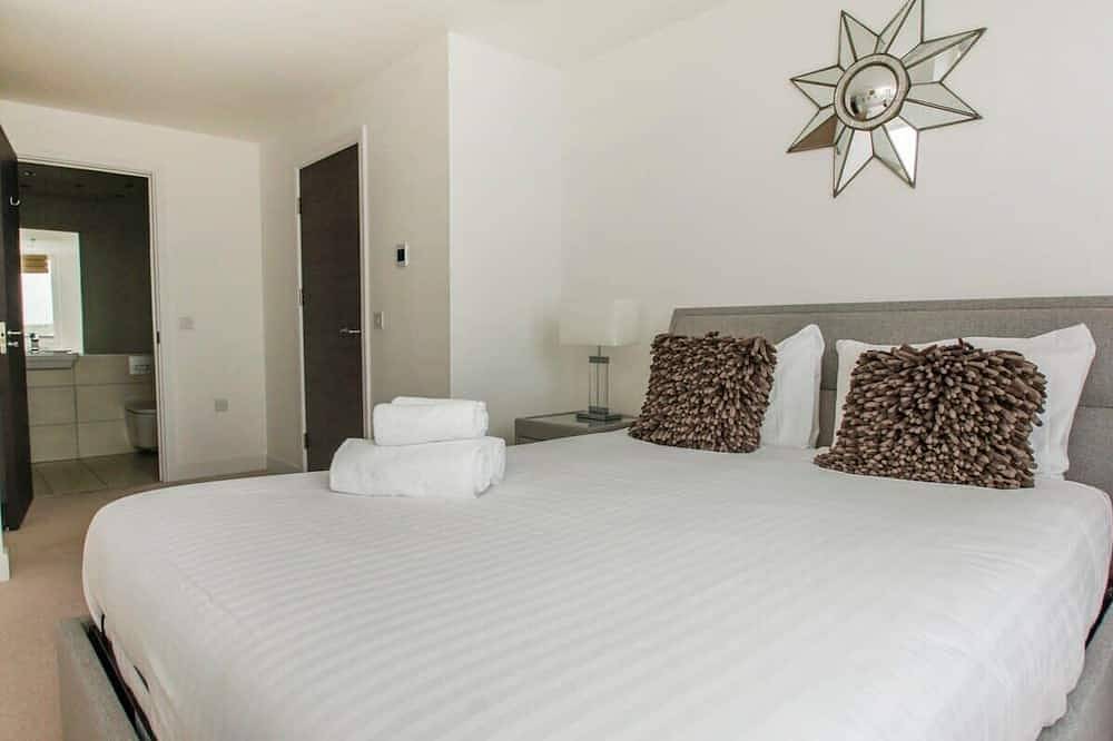 Entire apartment, Orion Marina Sea View in Brighton Marina, Brighton
