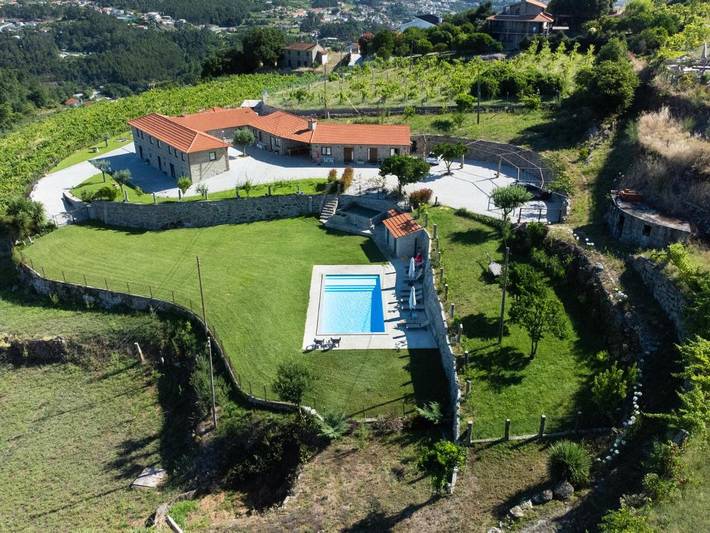 Casa de férias para 4 pessoas, com piscina e jardim e ainda vista and terraço em Castelo de Paiva