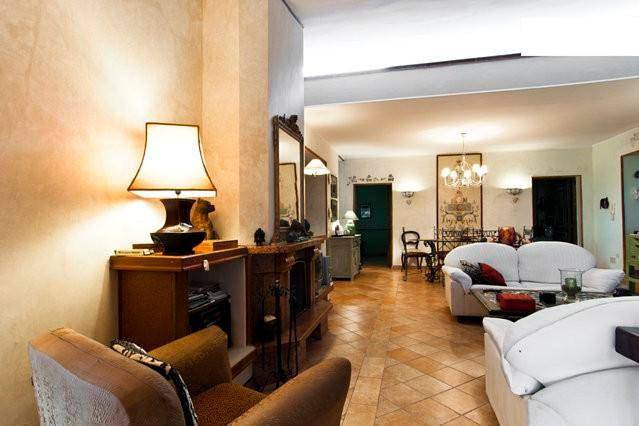Villa pour 14 personnes, avec Balcon et Terrasse ainsi que Jardin et Vue à Gaeta