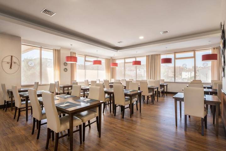 Hôtel pour 3 personnes, avec piscine et sauna ainsi que vue et jardin à Bragança - 4