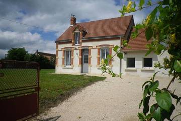 Gîte pour 5 personnes, avec jardin et terrasse, animaux acceptés à Pruniers-en-Sologne