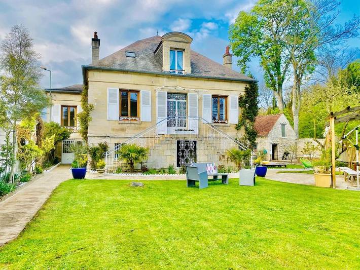 Gîte pour 10 personnes, avec jardin et jacuzzi, animaux acceptés à Cires-lès-Mello