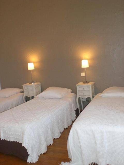 Chambre d’hôte pour 5 personnes, avec jardin et piscine ainsi que terrasse et vue à Saint-Jean-de-Maruéjols-et-Avéjan - 4