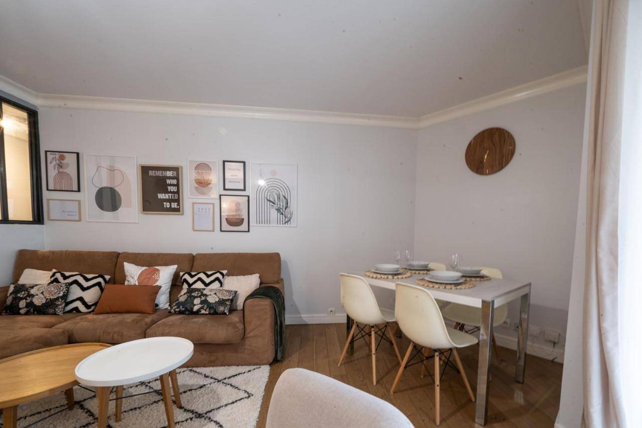 Appartement entier, Le Bord de Seine 5min à pieds Gare Parking Privé Gratuit in Rueil-Malmaison, Hauts-de-Seine