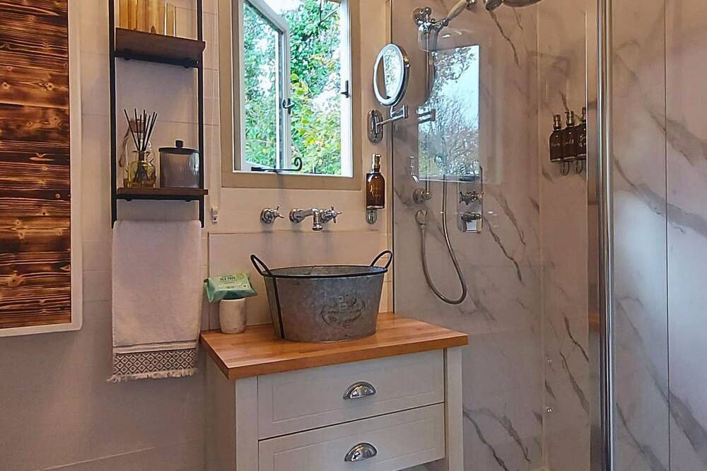 Gillan Creek Retreat is set in a private meadow on the Lizard Peninsula in Cornwall