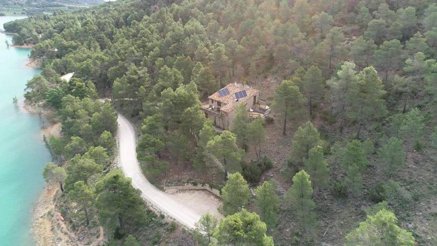 Casa rural para 6 personas, con vistas al lago y jardín además de terraza y vistas, Se admiten mascotas en Massis dels Ports - 4