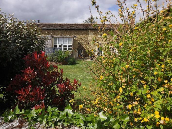 Gîte pour 4 personnes, avec jardin ainsi que balcon et vue à Mouterre-Silly - 3