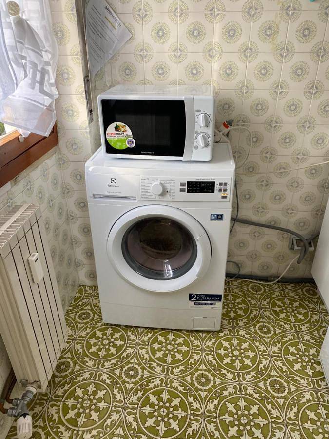 Gîte pour 4 personnes, avec piscine ainsi que vue et balcon à San Lorenzo al Mare - 4